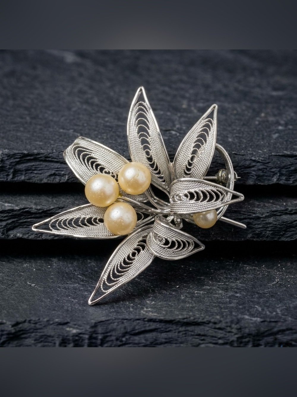 Vintage 50s Silver Tone Filigree Warm Ivory Faux Pearl Flower Blossom Brooch